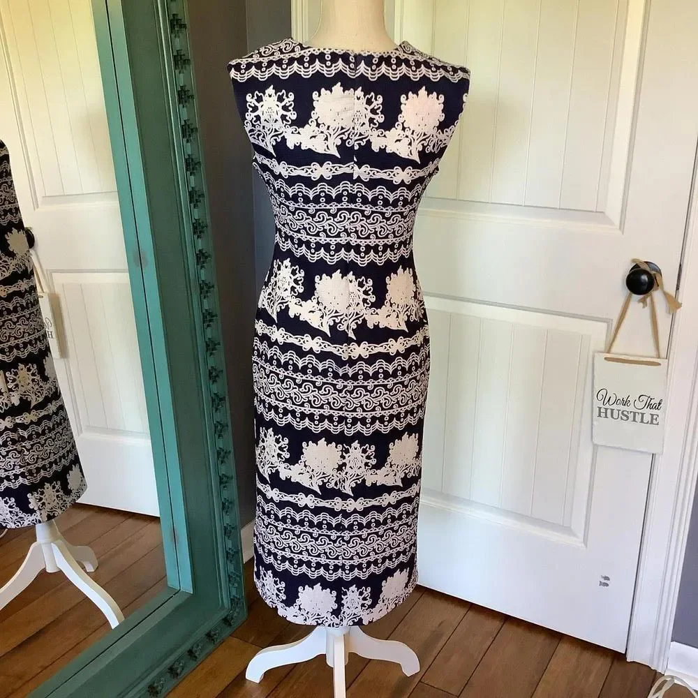 Elegant Navy and White Floral Midi Dress - Picture 5 of 7